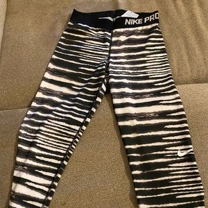 Nike Pro crop leggings